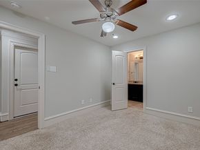 5226 Kiam Street 1002, Houston TX 77007