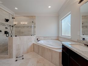 5226 Kiam Street 1002, Houston TX 77007