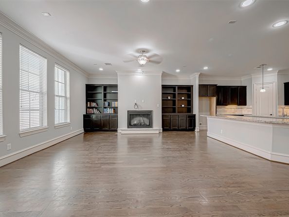 5226 Kiam Street 1002, Houston TX 77007