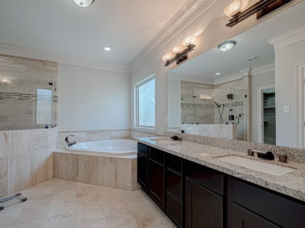 5226 Kiam Street 1002, Houston TX 77007