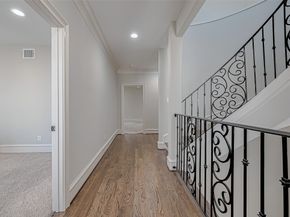 5226 Kiam Street 1002, Houston TX 77007