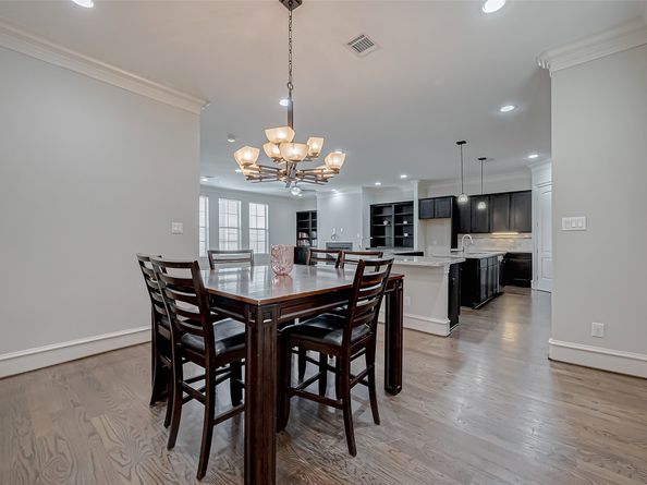 5226 Kiam Street 1002, Houston TX 77007