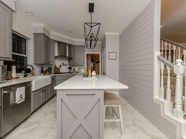 19 Featherfall Pl, The Woodlands TX 77381