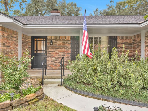 109 Timberside Drive, Conroe TX 77304