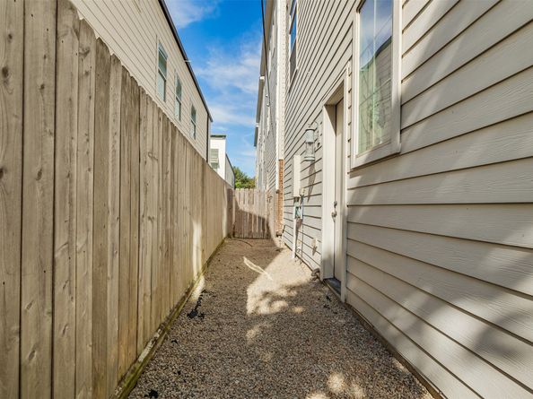 4003 Beacon Fisher Drive, Houston TX 77018