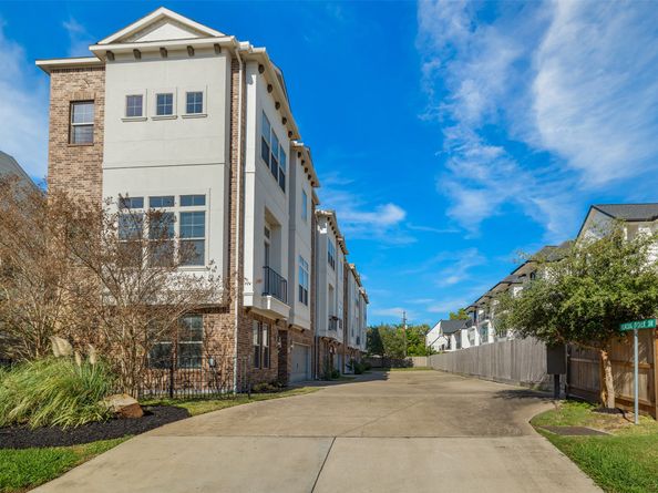 4003 Beacon Fisher Drive, Houston TX 77018