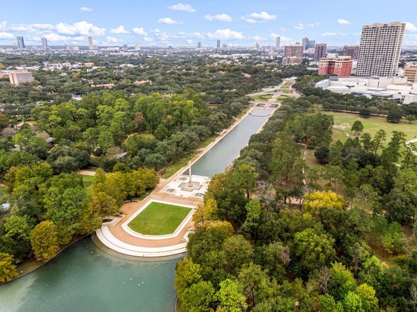 2611 Riverside Drive D, Houston TX 77004