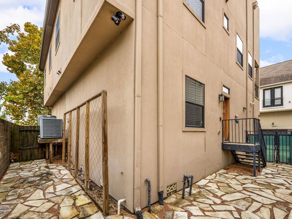 2611 Riverside Drive D, Houston TX 77004