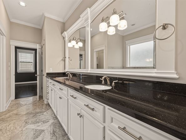 1431 W 25th Street, Houston TX 77008