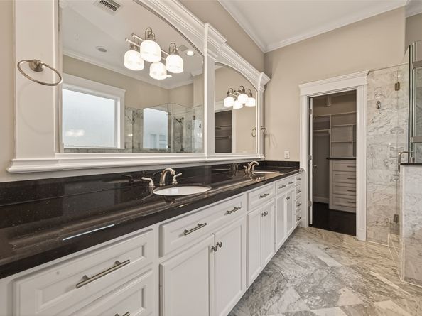 1431 W 25th Street, Houston TX 77008