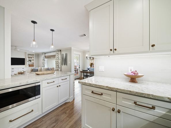 3019 Riata Lane, Houston TX 77043