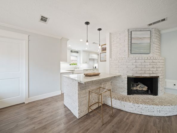 3019 Riata Lane, Houston TX 77043