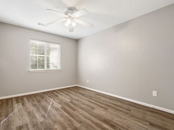 59 N Avonlea Circle, The Woodlands TX 77382