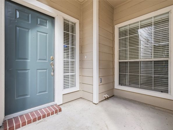 59 N Avonlea Circle, The Woodlands TX 77382