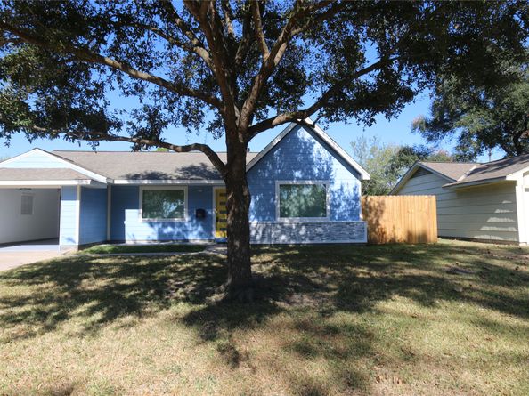 7118 Edgemoor Drive, Houston TX 77074