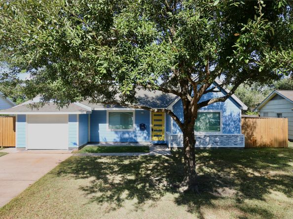 7118 Edgemoor Drive, Houston TX 77074