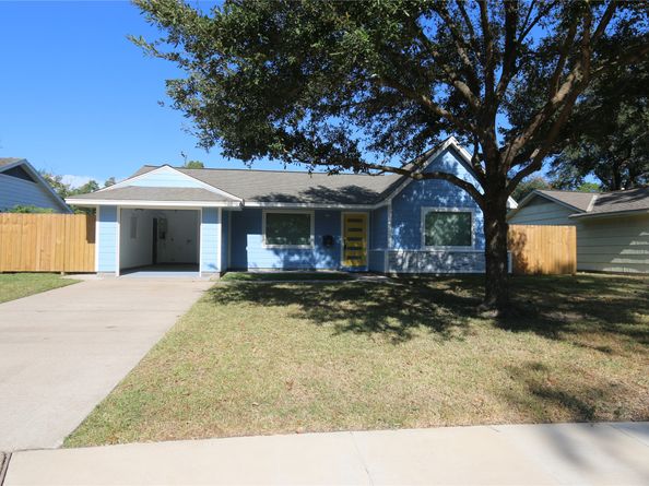 7118 Edgemoor Drive, Houston TX 77074