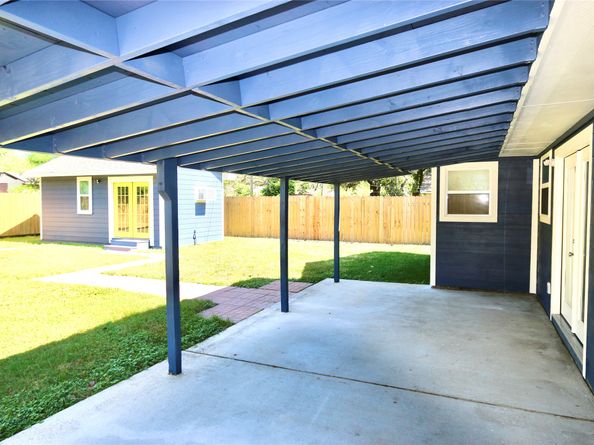 7118 Edgemoor Drive, Houston TX 77074