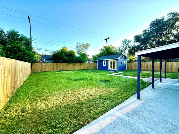 7118 Edgemoor Drive, Houston TX 77074