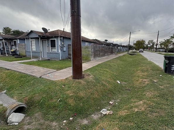3102 Christie Street, Houston TX 77026