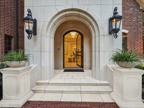 918 Huntington Cove, Houston TX 77063