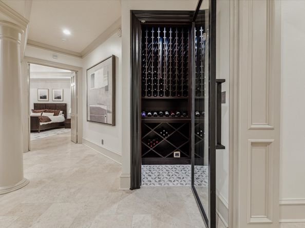 918 Huntington Cove, Houston TX 77063