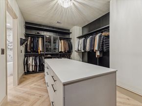 918 Huntington Cove, Houston TX 77063