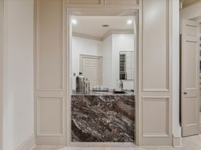 918 Huntington Cove, Houston TX 77063