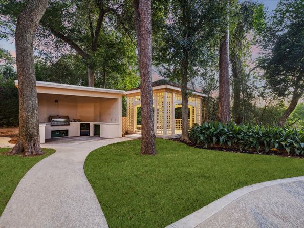 918 Huntington Cove, Houston TX 77063