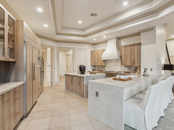 918 Huntington Cove, Houston TX 77063