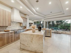 918 Huntington Cove, Houston TX 77063