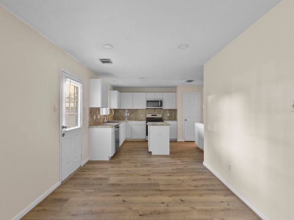 4911 Silver Fox Drive, Houston TX 77066