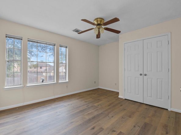 4911 Silver Fox Drive, Houston TX 77066