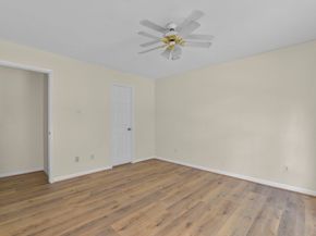 4911 Silver Fox Drive, Houston TX 77066