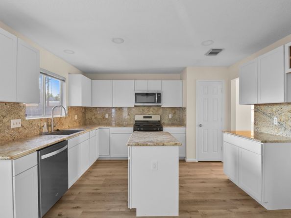 4911 Silver Fox Drive, Houston TX 77066