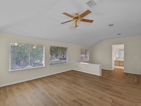 4911 Silver Fox Drive, Houston TX 77066