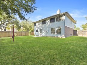 4911 Silver Fox Drive, Houston TX 77066