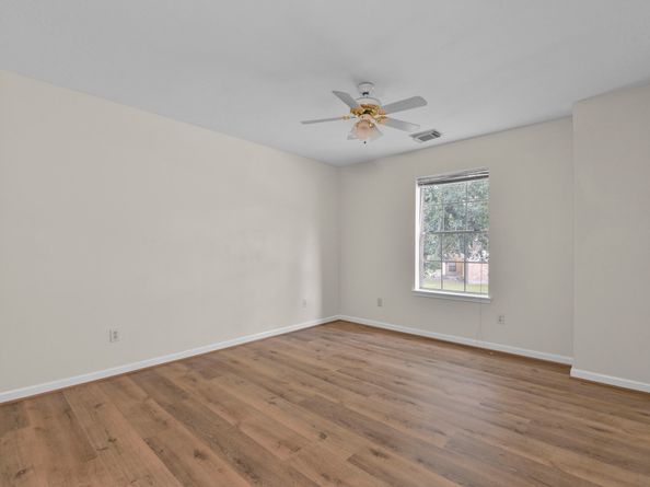 4911 Silver Fox Drive, Houston TX 77066