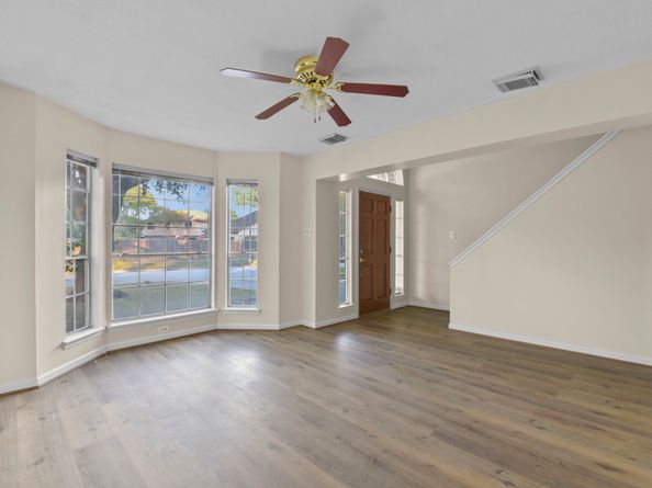 4911 Silver Fox Drive, Houston TX 77066