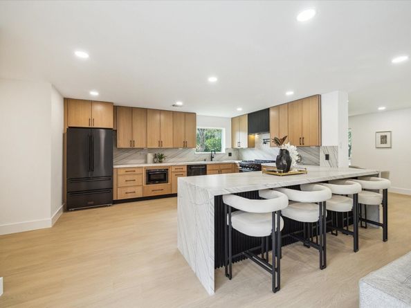 5659 Lymbar Drive, Houston TX 77096