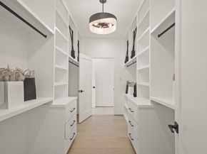 5659 Lymbar Drive, Houston TX 77096