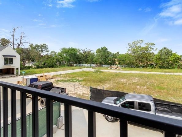 409 Alvia Run Lane, Houston TX 77018