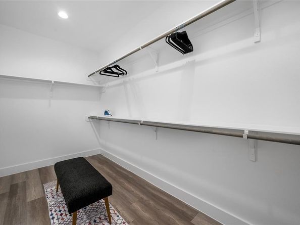 409 Alvia Run Lane, Houston TX 77018