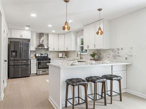 10203 Meadow Lake Lane, Houston TX 77042