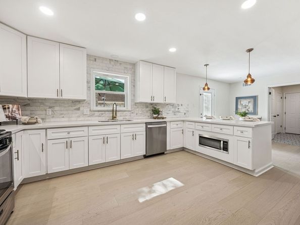 10203 Meadow Lake Lane, Houston TX 77042