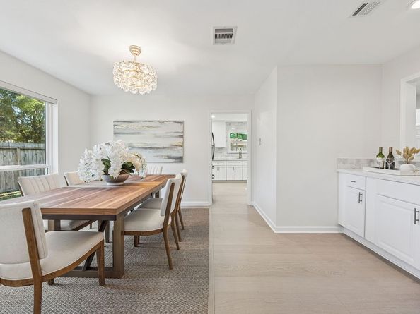 10203 Meadow Lake Lane, Houston TX 77042