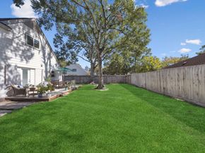 10203 Meadow Lake Lane, Houston TX 77042