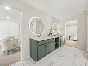 10203 Meadow Lake Lane, Houston TX 77042