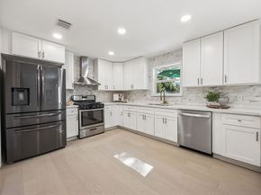 10203 Meadow Lake Lane, Houston TX 77042