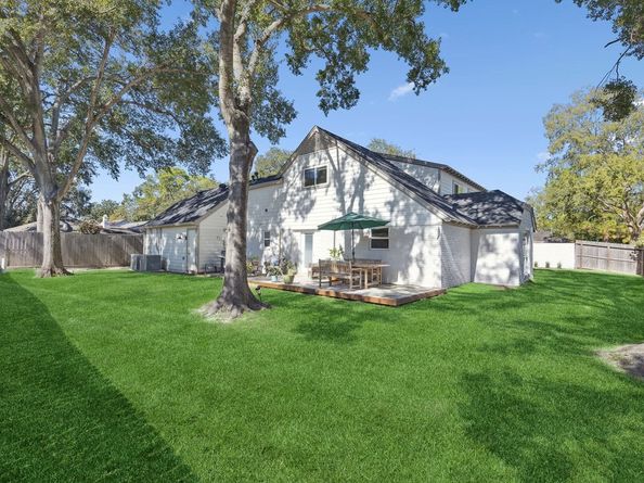 10203 Meadow Lake Lane, Houston TX 77042